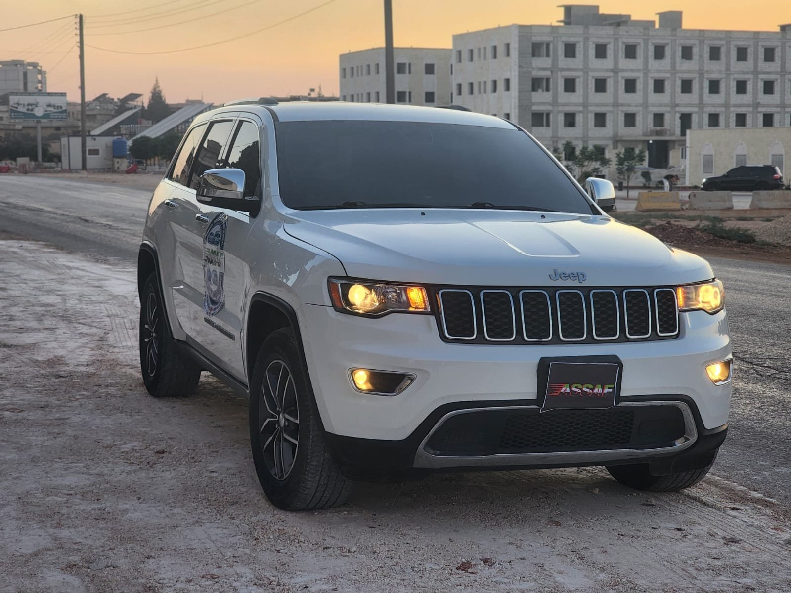 جيب شيروكي 7 مقاعد مديل 2018